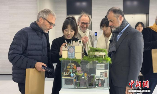 10��23�գ�����(gu��)�����cӰҕ�猣�����L(zh��ng)��������W(xu��)�����c�Ӱ�W(xu��)Ժ(�L(zh��ng)Ӱ�Ӱ�W(xu��)Ժ)�^����W(xu��)����(chu��ng)���Ķ����(d��ng)����(ch��ng)���������� �z