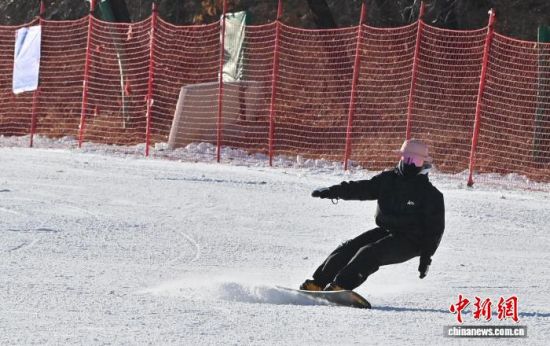 11��21�����L��ɏ��ɽ��ѩ���_��������ѩ�ۺ����w�(y��n)�������� �z