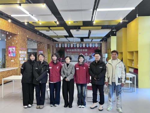 ����P(����)��ꐿ���(��һ)�c���L(zh��ng)��(�Ҷ�)����У�ڍ���(sh��)��(x��)����Ӱ����