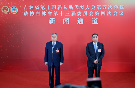 1��26���������f(xi��)����ʡ��ʮ����ί�T��(hu��)���ĴΕ�(hu��)�hί�Tͨ���ϣ��ބ���(��һ)�ش�ӛ���ᆖ(w��n)�� ���� �z