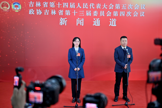 1��26���������f(xi��)����ʡ��ʮ����ί�T�����ĴΕ��hί�Tͨ�������u�B��(��һ)�ش�ӛ���ᆖ�� ���� �z