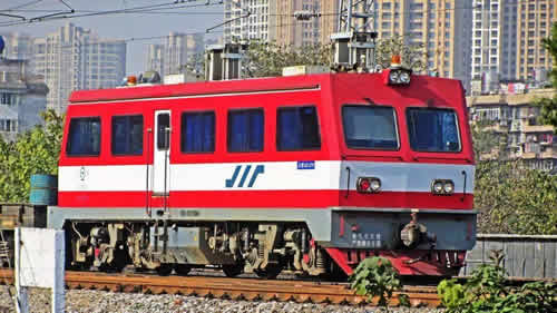 初中生可以學(xué)內(nèi)燃機車運用與檢修專業(yè)嗎？