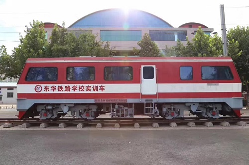 石家莊東華鐵路學(xué)校火車司機(jī)專業(yè)