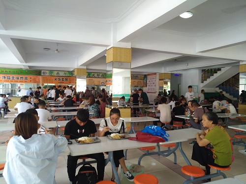 石家莊東華鐵路學(xué)校食堂怎么樣？