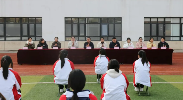 石家莊東華鐵路學(xué)?？瓦\服務(wù)禮儀技能大賽