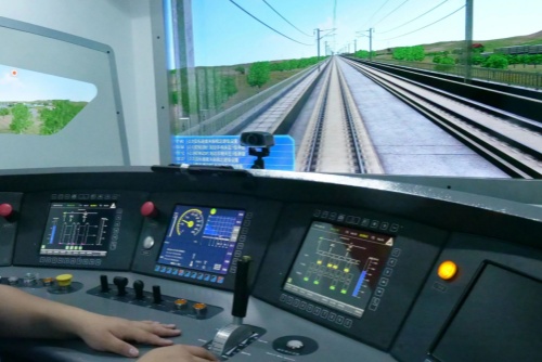 想當火車司機？中專學(xué)歷也能報名！穩(wěn)定高薪 + 鐵飯碗！