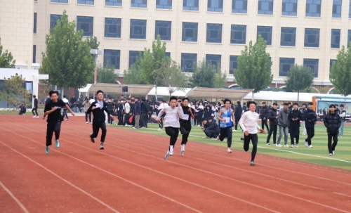 石家莊東華鐵路學(xué)校招生有年齡限制嗎？